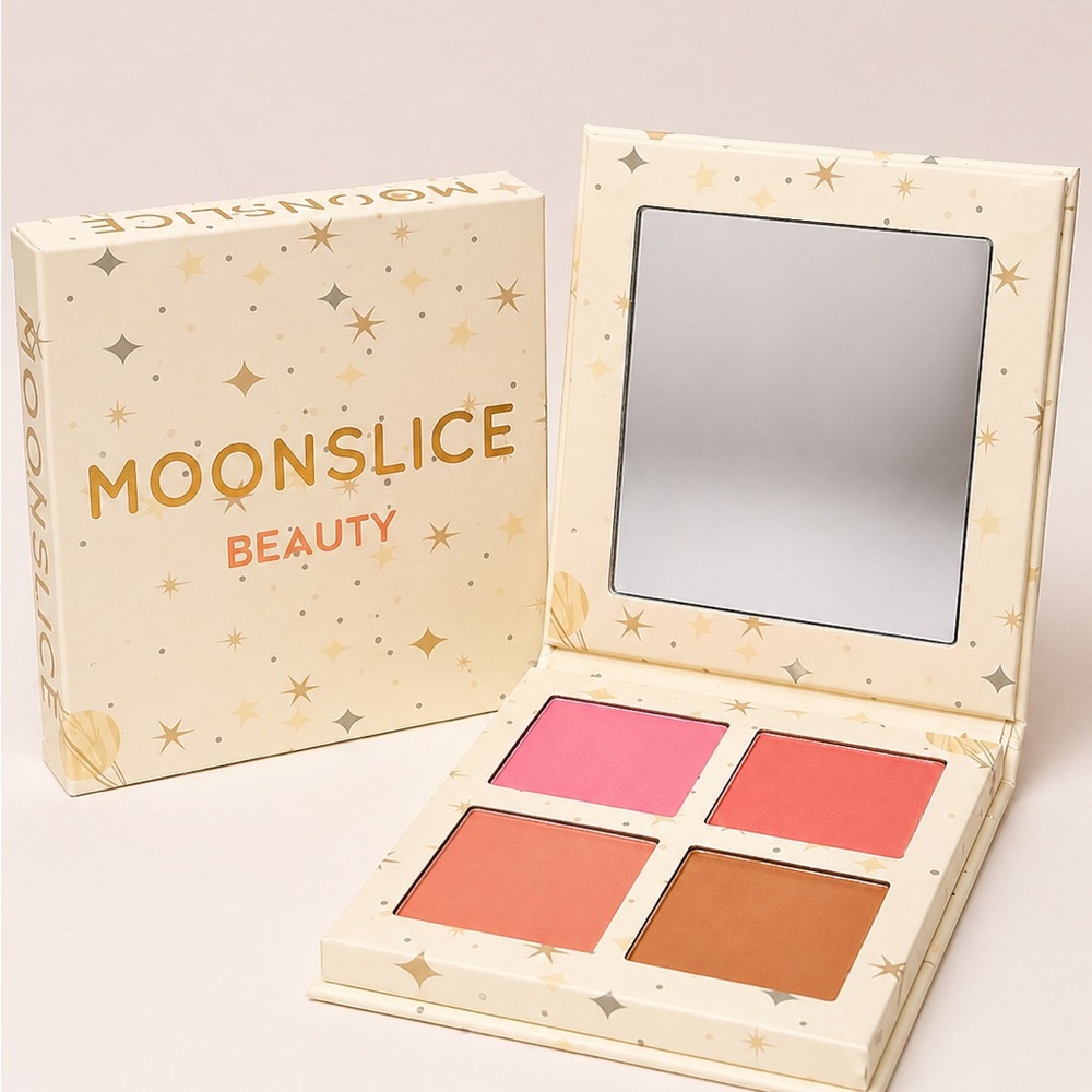 4-Color Blush & Bronzer Palette - Pink, Coral, Peach, Brown